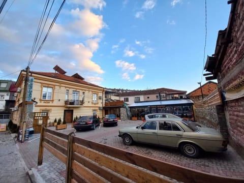 Property building, Day, Street view, Location, Parking