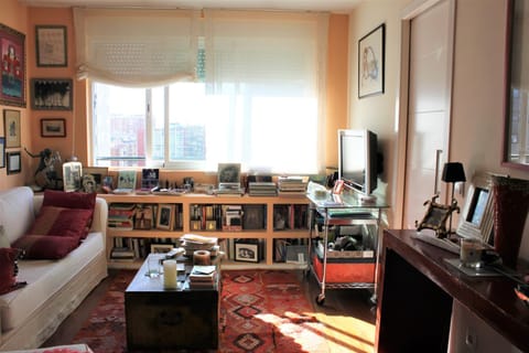 Living room, Food and drinks