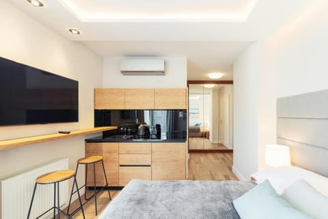 TV and multimedia, Kitchen or kitchenette, Photo of the whole room