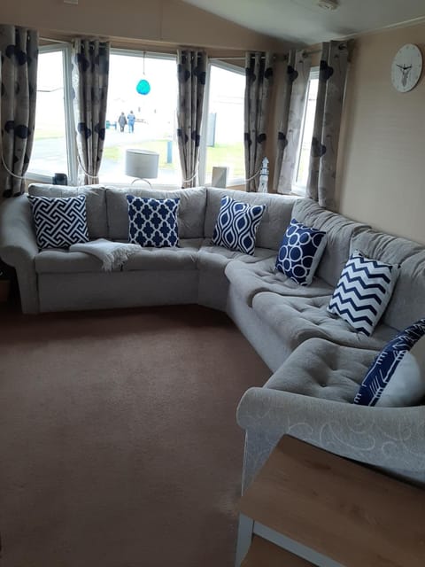 Taid's Retreat Silversands Cove beach lossiemouth Chalet in Scotland