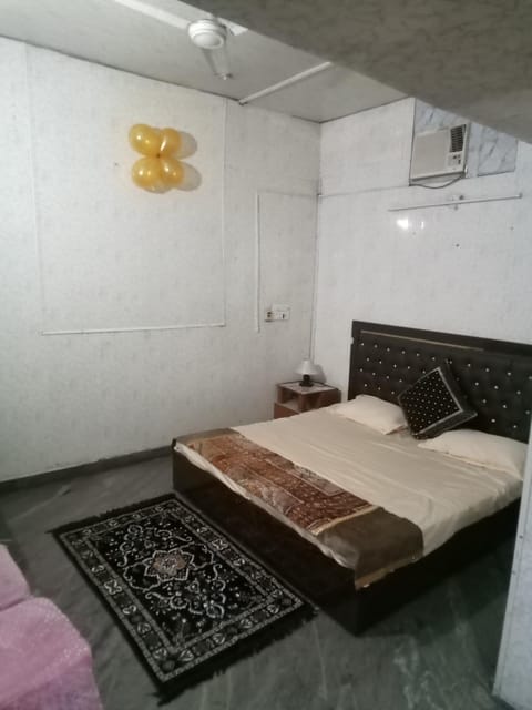 Bedroom, air conditioner