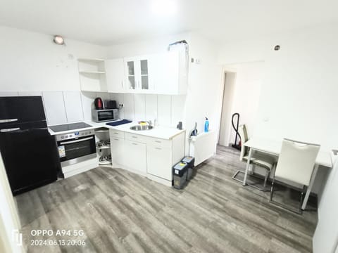 Dining area, kitchen