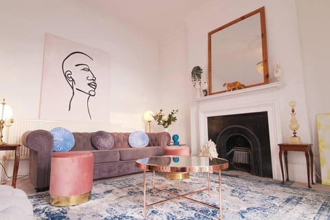 Communal lounge/ TV room