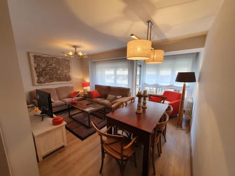 Living room, Lounge or bar