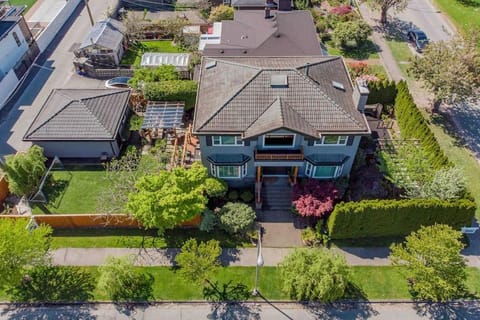 Property building, Spring, Day, Neighbourhood, Bird's eye view, Garden, Garden view, Street view