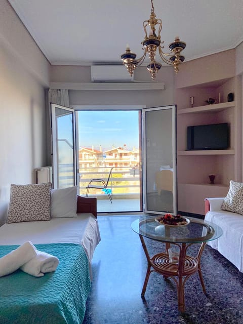 TV and multimedia, Living room, Photo of the whole room, Seating area