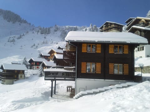 Facade/entrance, Winter