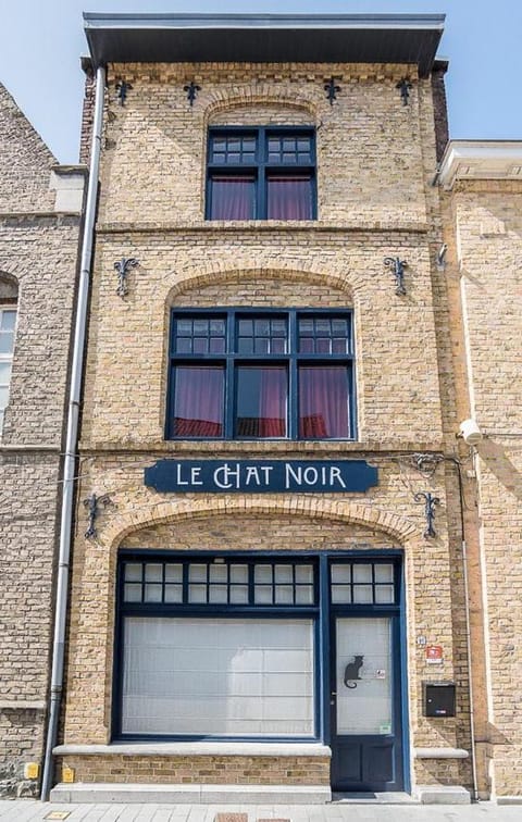 LE CHAT NOIR House in Ypres