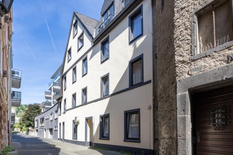 Property building, Street view