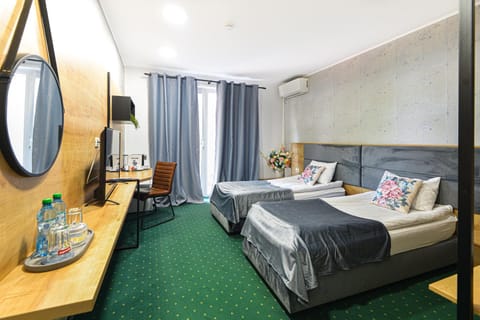 TV and multimedia, Coffee/tea facilities, Photo of the whole room, Bedroom