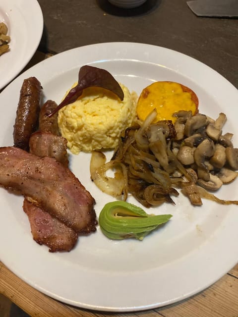 Leo Guest House Bed and Breakfast in Western Cape