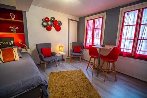 APPART dans HYPER CENTRE (GARE/WIFI/PARKING) Apartment in Troyes