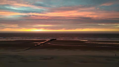 Natural landscape, Beach, On site, Sea view, Sunset