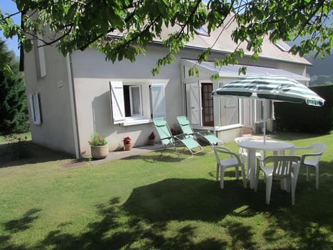 Spring, Garden, Dining area, Garden view, sunbed