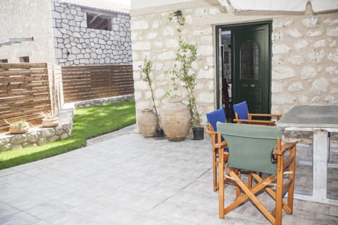 Facade/entrance, Garden