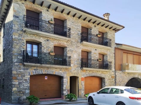 Property building, Facade/entrance