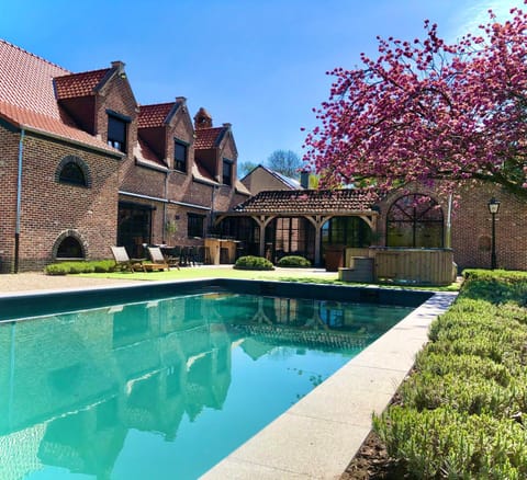 Property building, BBQ facilities, Garden, Hot Tub, Balcony/Terrace, Swimming pool