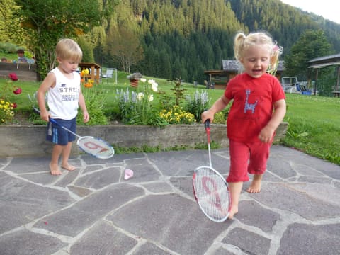 Spring, Day, Summer, Garden, Balcony/Terrace, Balcony/Terrace, On site, Garden view, Area and facilities, young children