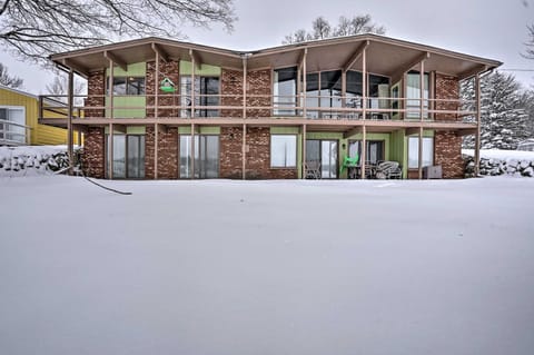 Rustic Crooked Lake Cottage with Views and Deck House in Michigan