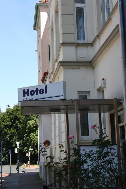 Property building, Facade/entrance, Day, Street view