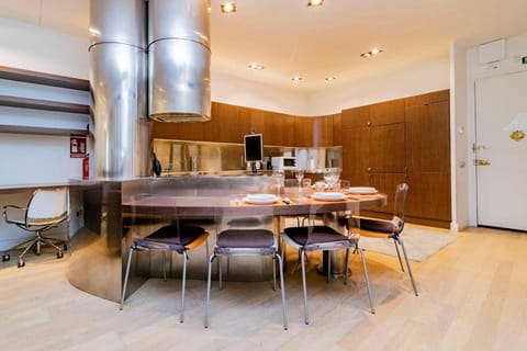 Kitchen or kitchenette, Business facilities, Dining area, Meeting/conference room