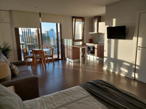 Bed, TV and multimedia, Kitchen or kitchenette, Photo of the whole room, Bedroom