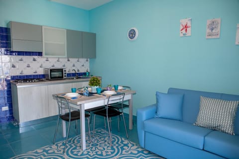 Kitchen or kitchenette, Living room, Dining area, On site