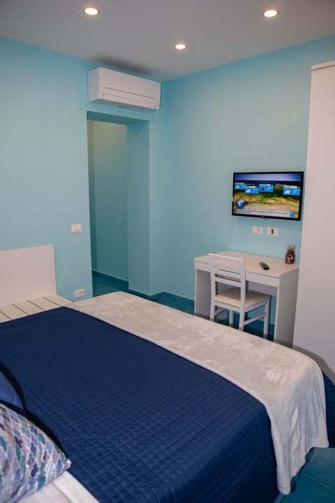 Photo of the whole room, Bedroom, On site