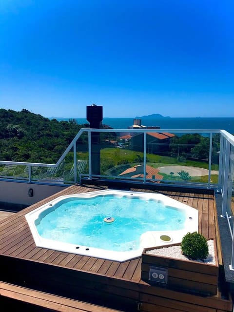 Day, Natural landscape, Hot Tub, View (from property/room), Balcony/Terrace, Balcony/Terrace, Pool view, Sea view, Swimming pool, sunbed