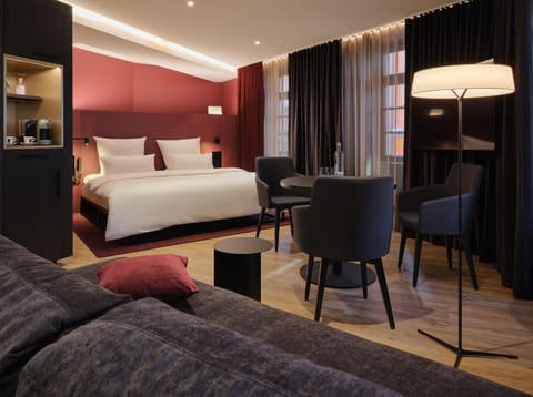 Bed, Living room, Photo of the whole room, Seating area, Bedroom