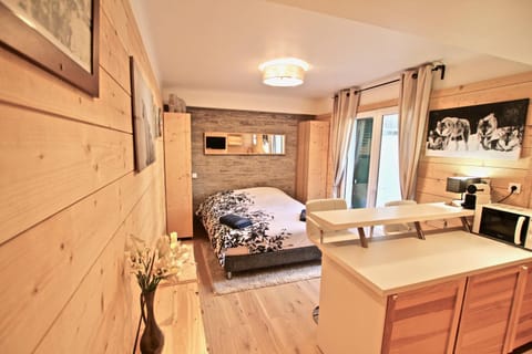 Living room, Photo of the whole room