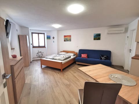 Bed, Bedroom, air conditioner