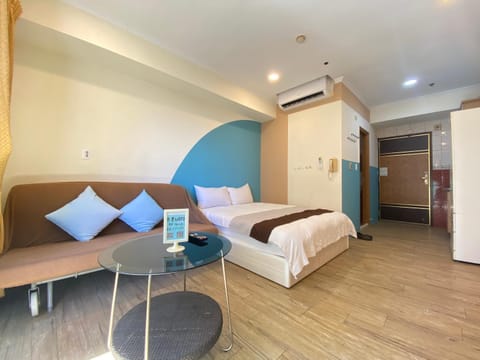 Bed, TV and multimedia, Photo of the whole room, Bedroom, air conditioner