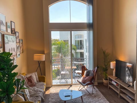 Patio, TV and multimedia, View (from property/room), Balcony/Terrace, Living room, Seating area