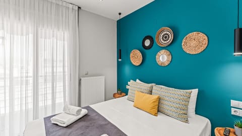 Bed, TV and multimedia, Photo of the whole room, Bedroom, towels