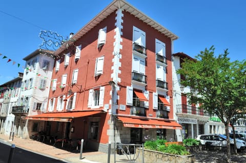Property building, Neighbourhood