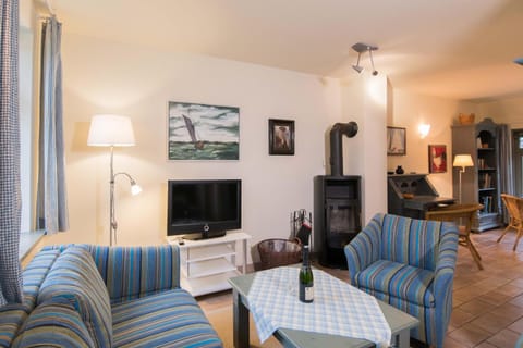 Ferienhaussiedlung Strandperlen Sanddornhof 8a (Typ VII) House in Wustrow