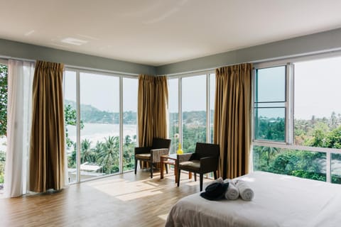 Natural landscape, View (from property/room), Photo of the whole room, Bedroom, Mountain view, Sea view, towels
