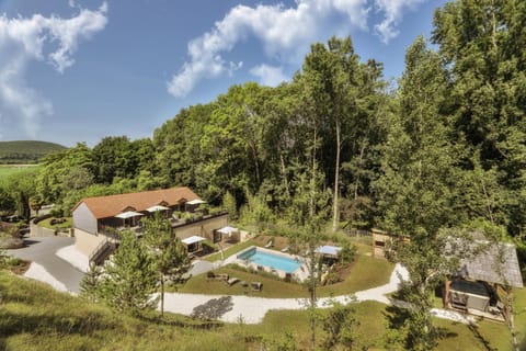 Property building, Natural landscape, Swimming pool, sunbed