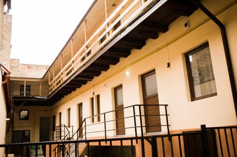 Property building, Facade/entrance, Balcony/Terrace