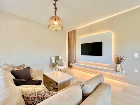 Communal lounge/ TV room, TV and multimedia, Living room, Seating area