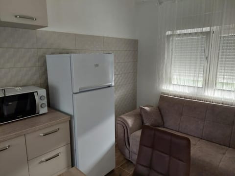 Kitchen or kitchenette, Living room, Seating area, minibar