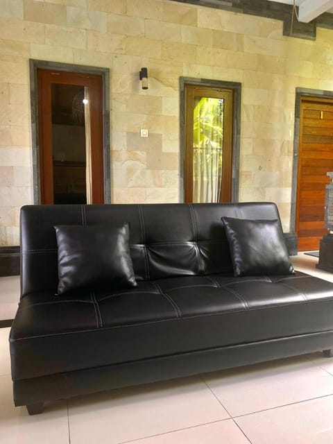 Bed, Living room, Dining area