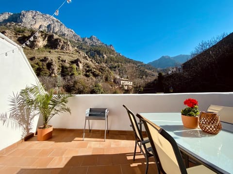Off site, Balcony/Terrace, Mountain view