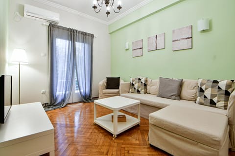 Living room, Seating area, air conditioner