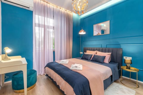Bed, Bedroom, air conditioner