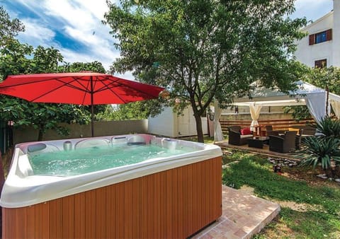 Garden, Spa and wellness centre/facilities, sunbed