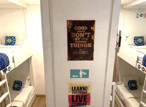 Bed, Photo of the whole room, Bedroom, Text overlay