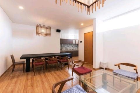 Seating area, Dining area