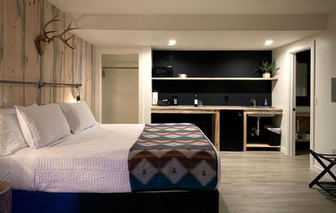 Outdoors Inn Motel in Ponderay